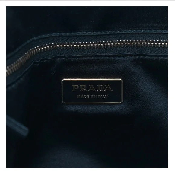 Authentic PRADA Saffiano Lux Large Promenade Tote in Black - Picture 8 of 11